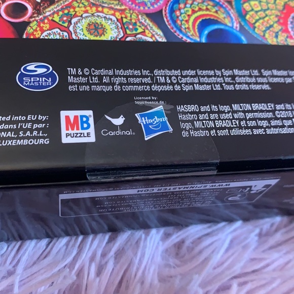 500 piece pottery puzzle. Unopened (sealed). - Picture 3 of 4